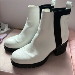 Mia white and black boots